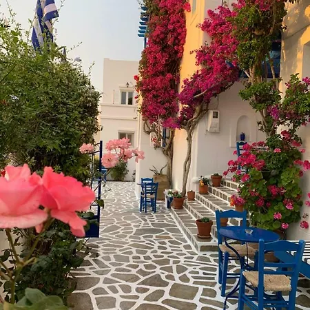 Pelagos Aparthotel
